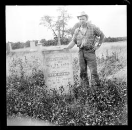 Pioneer Cemetery near Haysville, Summer