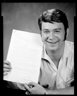Paul, Dave, Signs Recording Contract