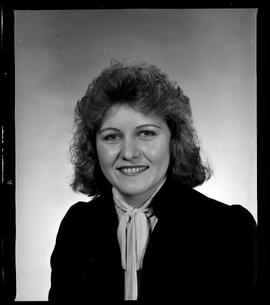 Hewey, Linda, advertisement, H.L. Staebler : portrait