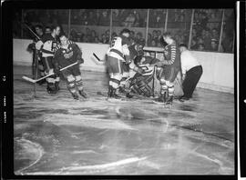 Hockey, Action, Waterloo Siskins