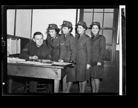 Camp Knollwood Park CWAC buying victory bonds