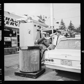 Schaus Service Station, Robot Serves Gas