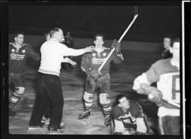 Hockey, Action, Waterloo Siskins