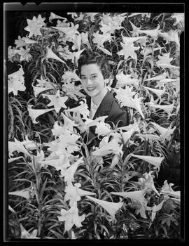 Easter Blooms, Vivian Meinsinger